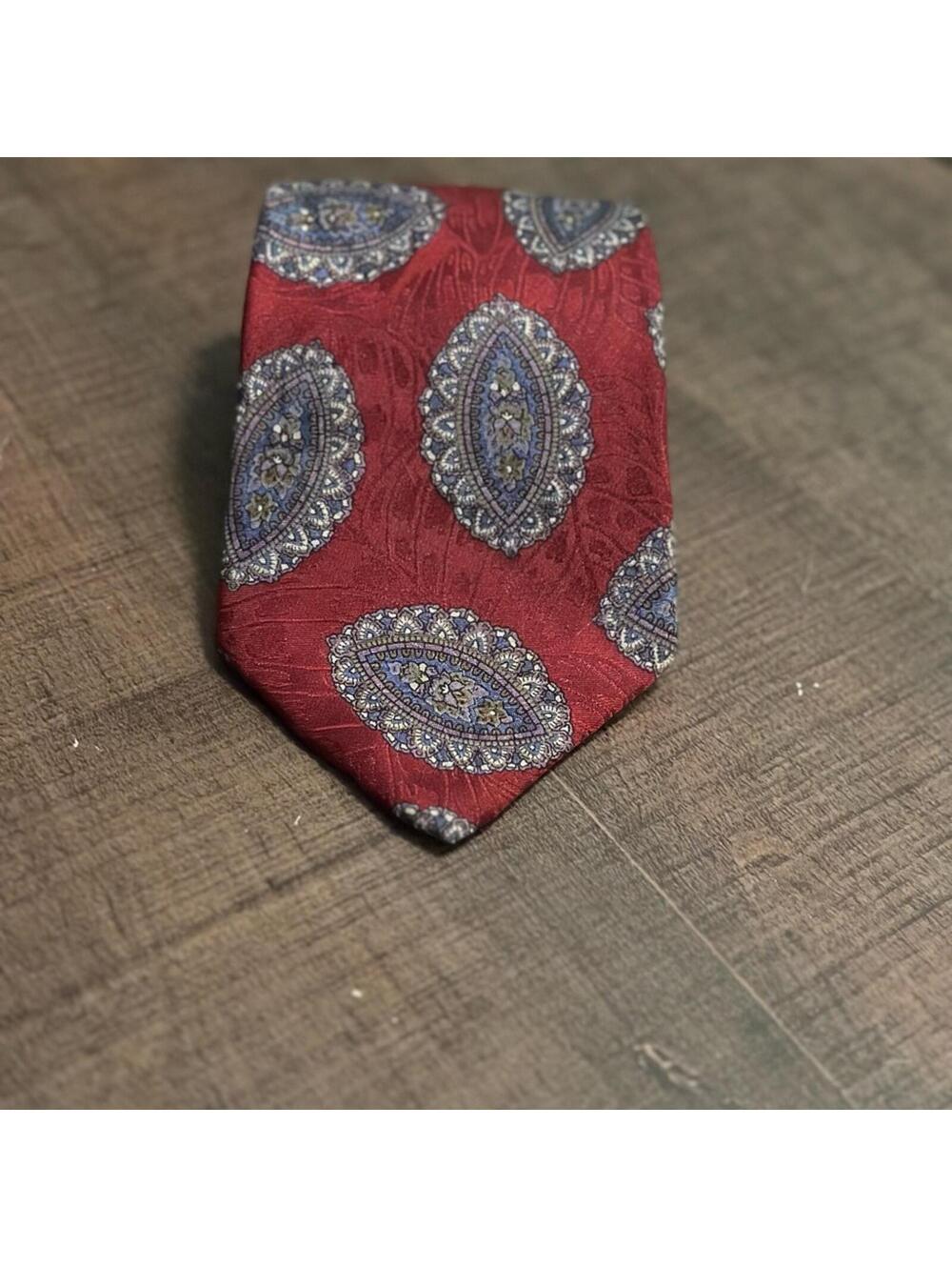Embassy Square Paisley Silk Tie